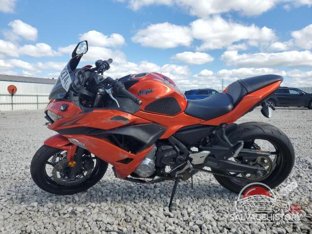 JKAEXEJ12HDA01299 2017 KAWASAKI EX650 J photo no. 3