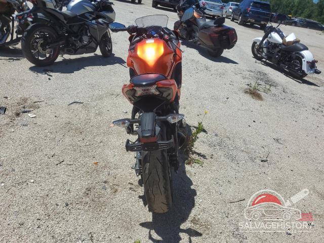 JKAEXEJ13HDA01392 2017 KAWASAKI EX650 J photo no. 4