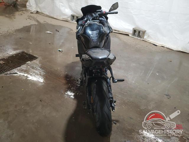 JKAEXEJ14KDA04163 2019 KAWASAKI EX650 J photo no. 4