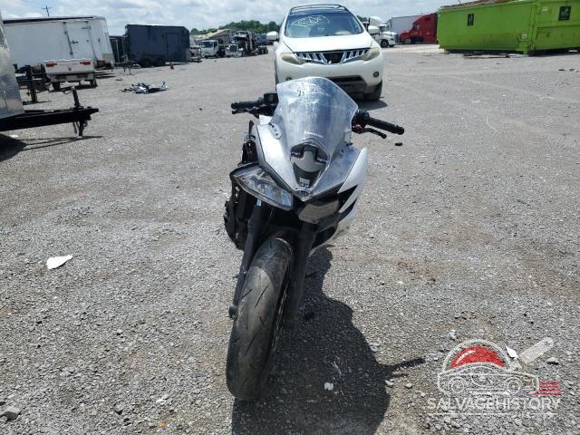 ML5EXEN12LDA14265 2020 KAWASAKI EX650 N photo no. 2