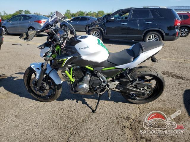 JKAEREG1XHDA00306 2017 KAWASAKI NINJA 650 photo no. 3