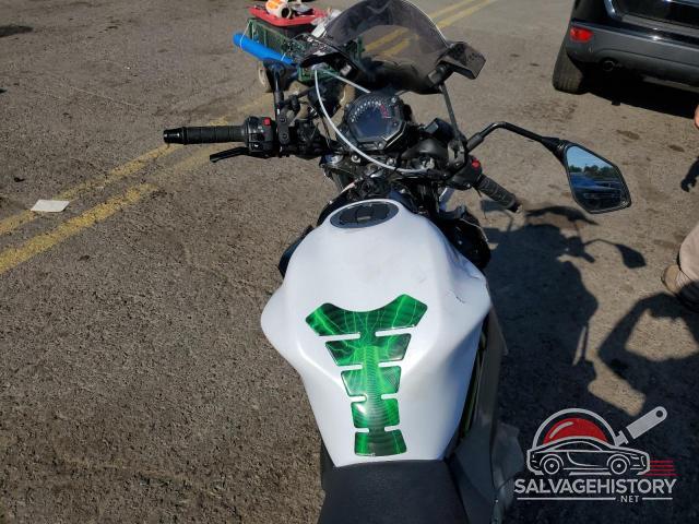 JKAEREG1XHDA00306 2017 KAWASAKI NINJA 650 photo no. 6