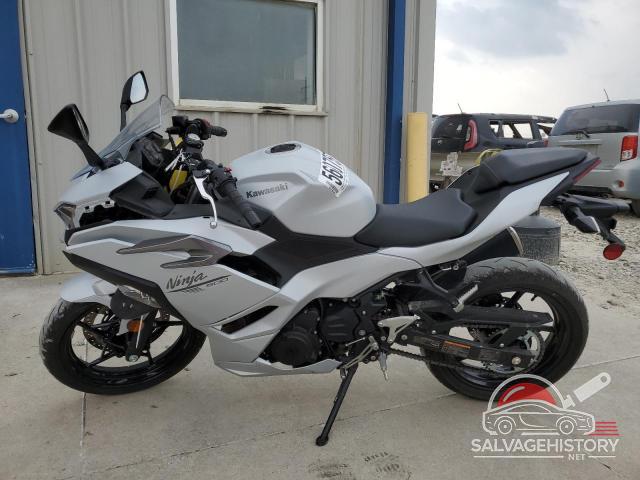 ML5EXGG14RDA00871 2024 KAWASAKI NINJA 900 photo no. 3