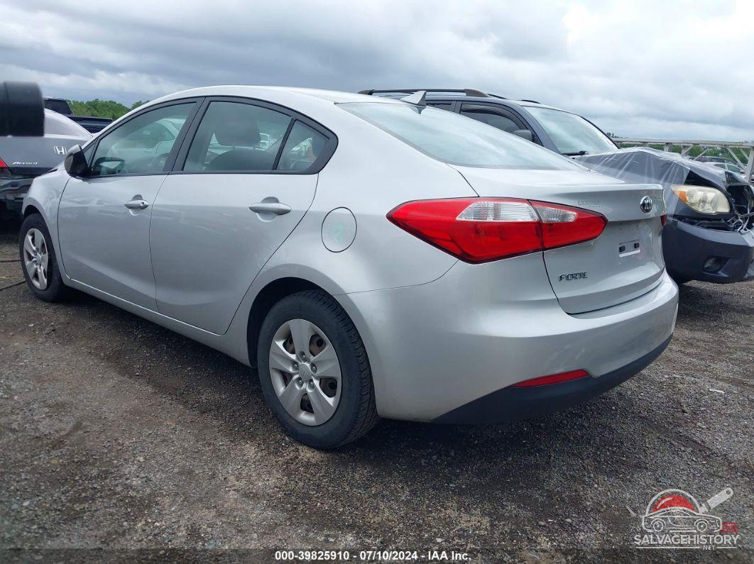 KNAFK4A67G5496715 2016 KIA FORTE photo no. 3