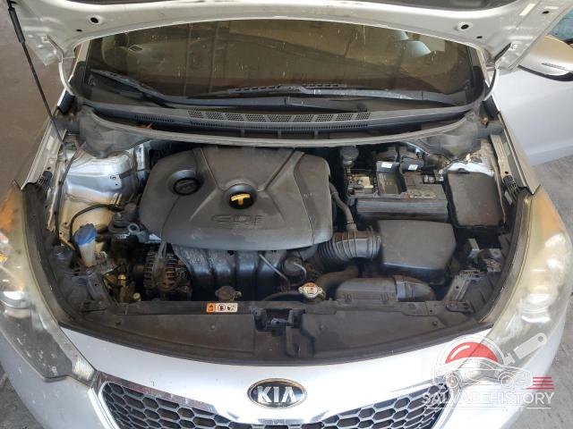 KNAFX5A84G5619217 2016 KIA FORTE photo no. 11