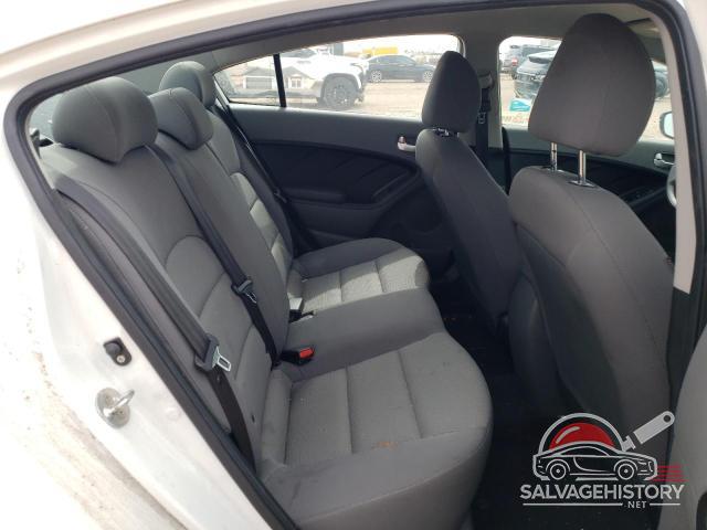 3KPFK4A72HE068181 2017 KIA FORTE photo no. 10