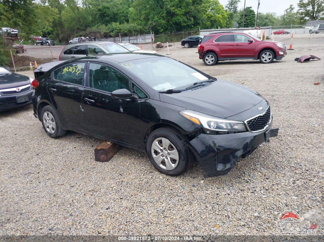 3KPFK4A74HE045811 2017 KIA FORTE photo no. 3
