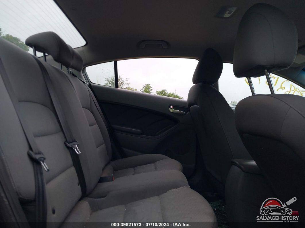 3KPFK4A74HE045811 2017 KIA FORTE photo no. 8