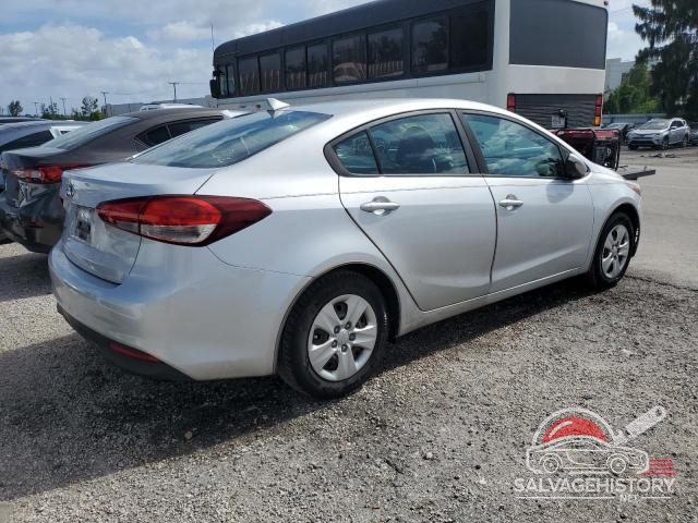 3KPFK4A76HE123862 2017 KIA FORTE photo no. 3