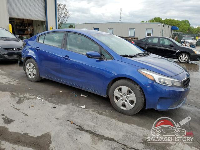 3KPFL4A70HE062554 2017 KIA FORTE photo no. 4