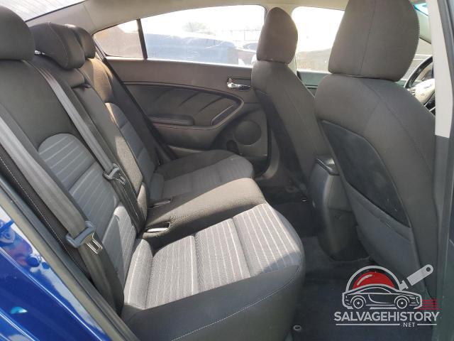3KPFL4A71HE036240 2017 KIA FORTE photo no. 10