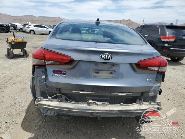 3KPFL4A88HE007035 2017 KIA FORTE photo no. 6