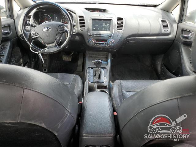 3KPFL4A88HE007035 2017 KIA FORTE photo no. 8
