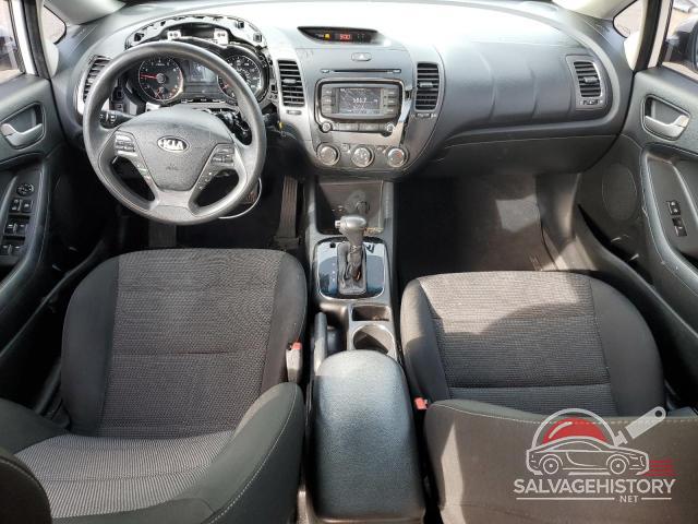 3KPFK4A70JE280955 2018 KIA FORTE photo no. 8