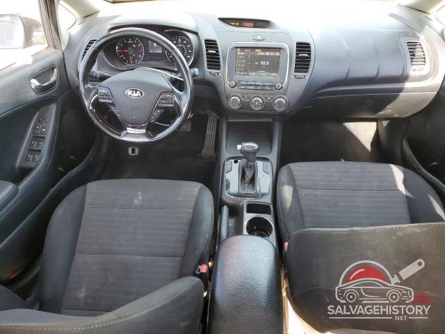 3KPFL4A70JE278216 2018 KIA FORTE photo no. 8
