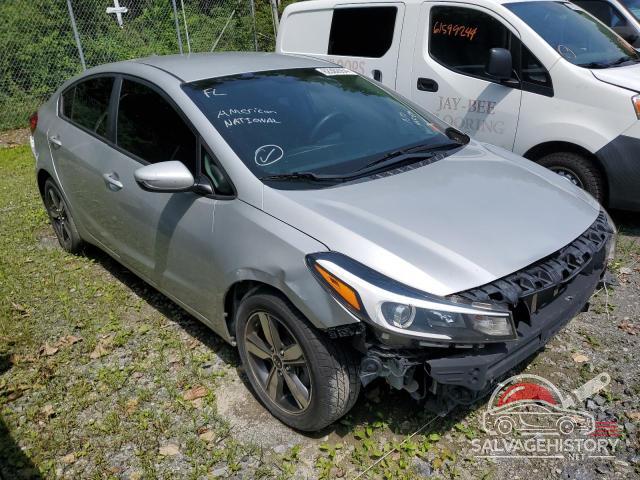 3KPFL4A77JE245178 2018 KIA FORTE photo no. 4