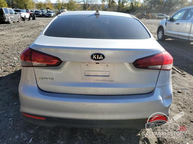 3KPFL4A77JE245178 2018 KIA FORTE photo no. 6