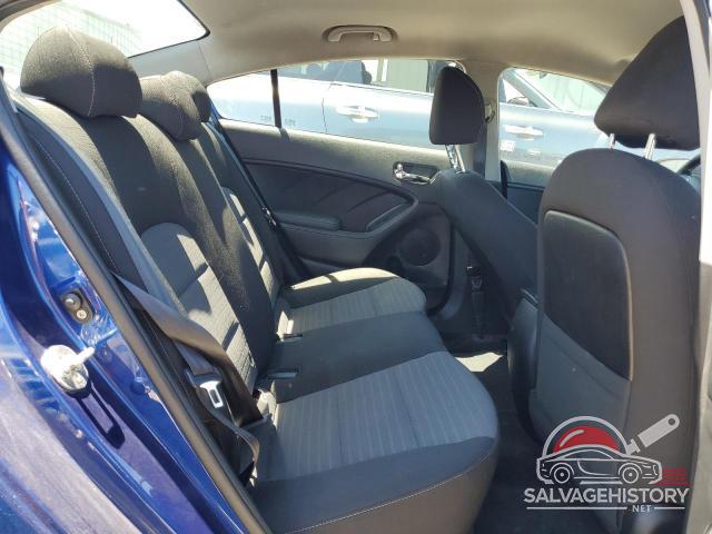 3KPFL4A7XJE188698 2018 KIA FORTE photo no. 10