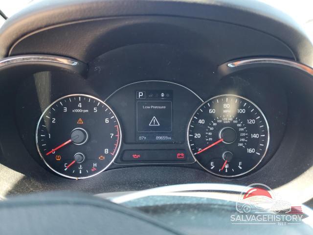 3KPFL4A7XJE188698 2018 KIA FORTE photo no. 9