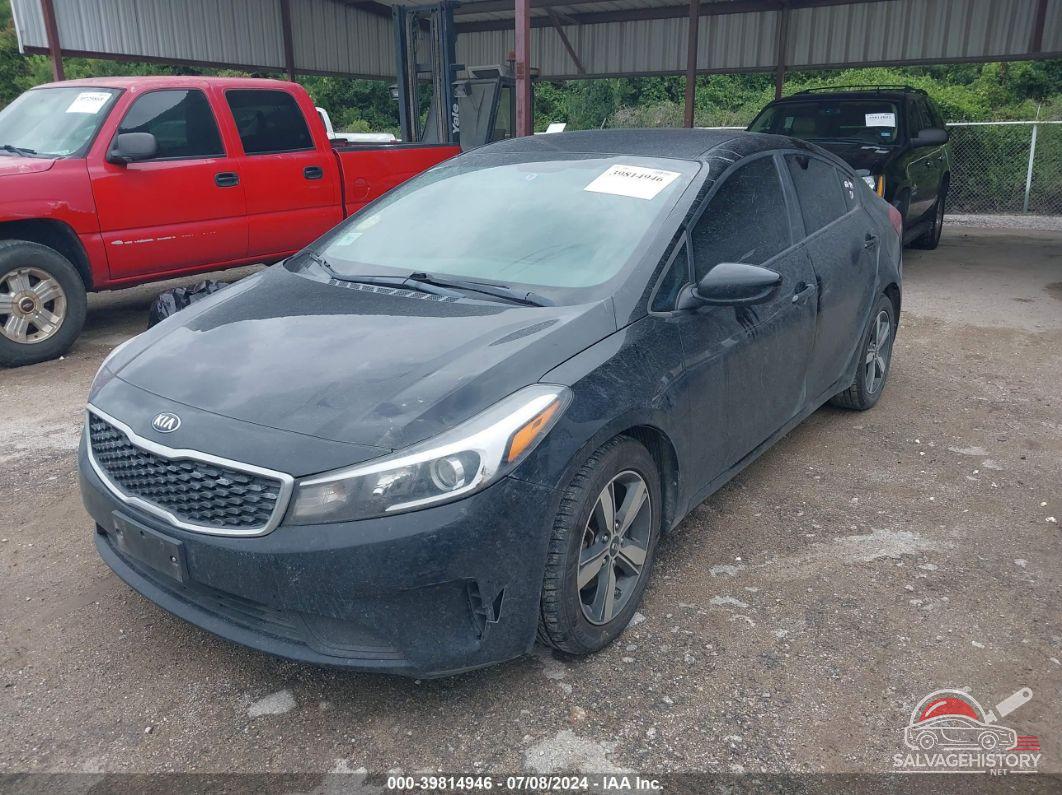 3KPFL4A7XJE230268 2018 KIA FORTE photo no. 2