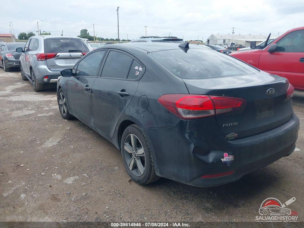 3KPFL4A7XJE230268 2018 KIA FORTE photo no. 3