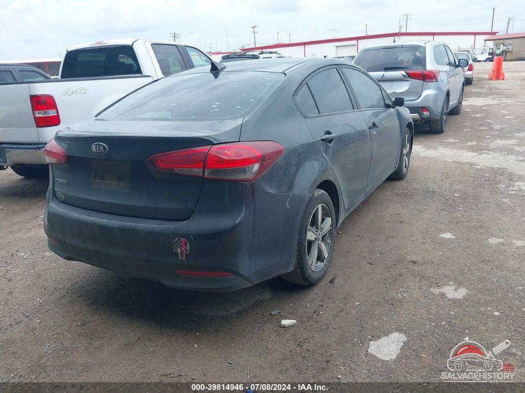 3KPFL4A7XJE230268 2018 KIA FORTE photo no. 4
