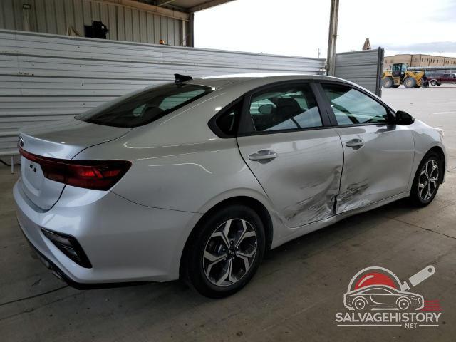 3KPF24AD8ME294712 2021 KIA FORTE photo no. 3