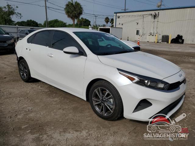 3KPF24AD4PE643417 2023 KIA FORTE photo no. 4