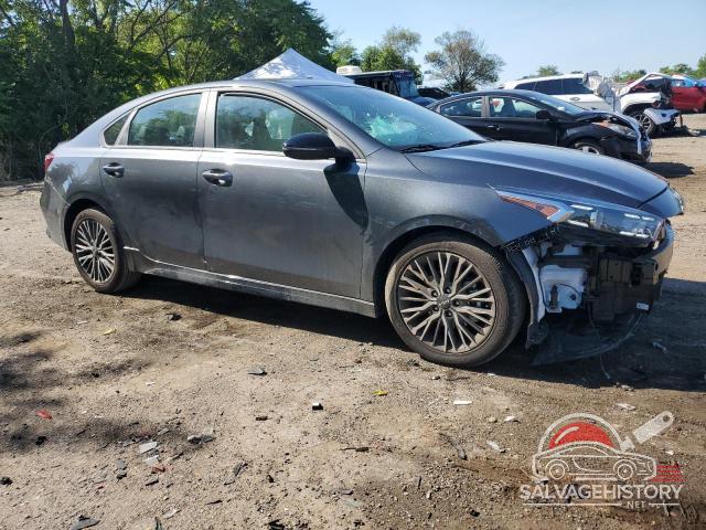 3KPF54AD4RE721785 2024 KIA FORTE photo no. 4