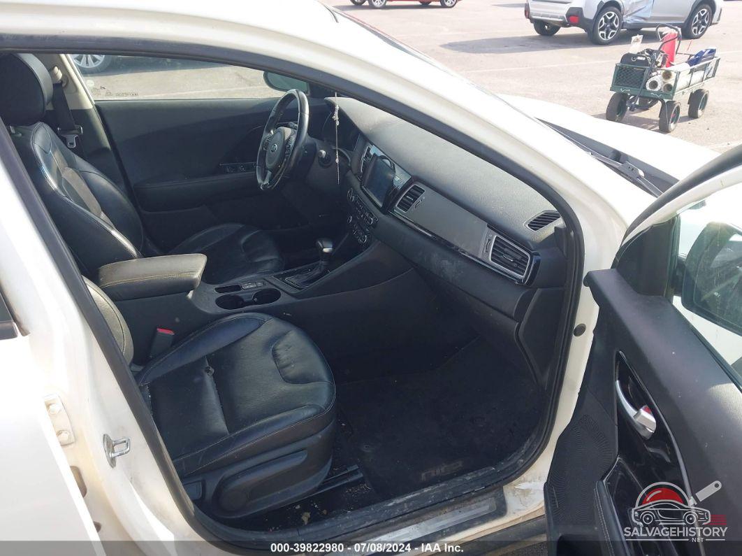 KNDCE3LC8H5043926 2017 KIA NIRO photo no. 5
