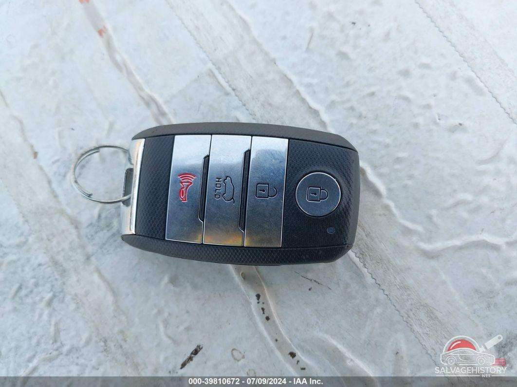 KNDCB3LC6J5204613 2018 KIA NIRO photo no. 11