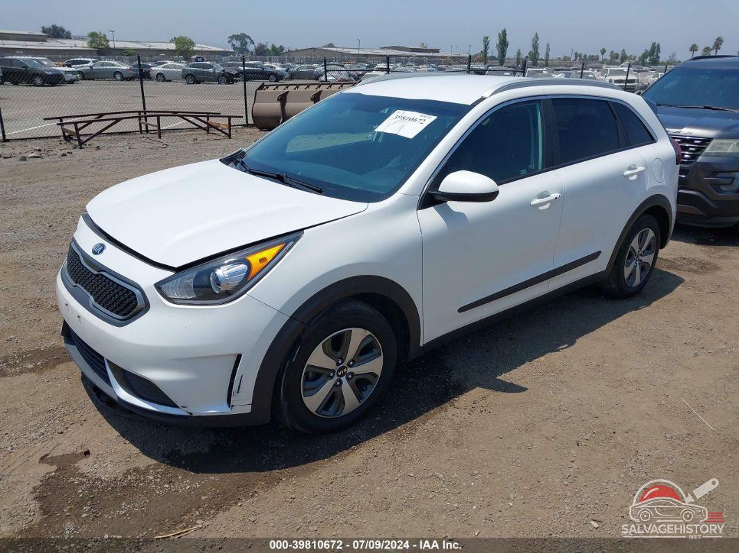 KNDCB3LC6J5204613 2018 KIA NIRO photo no. 2
