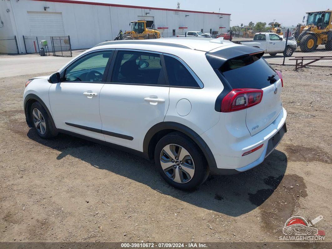 KNDCB3LC6J5204613 2018 KIA NIRO photo no. 3
