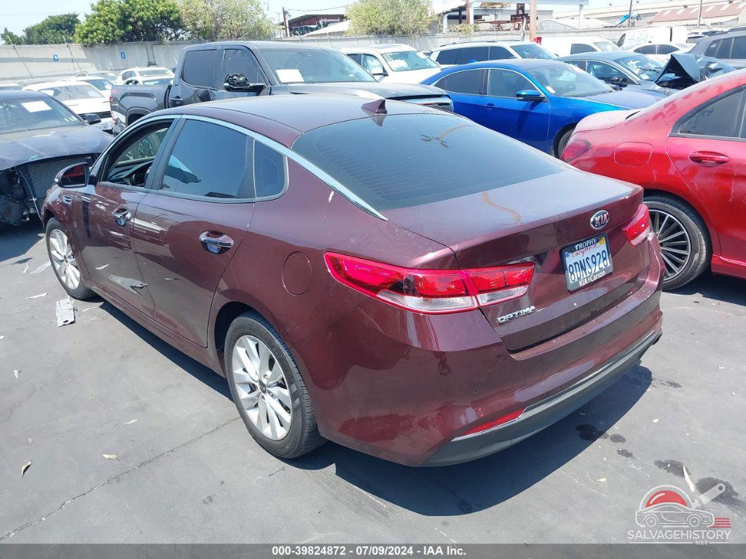 5XXGT4L32JG258796 2018 KIA OPTIMA photo no. 3
