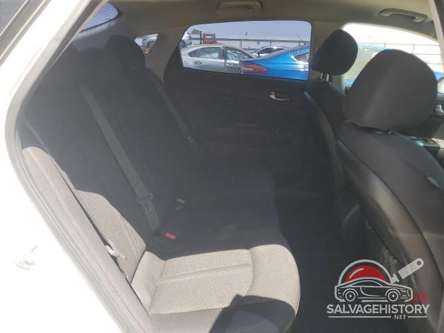 5XXGT4L32JG259964 2018 KIA OPTIMA photo no. 10