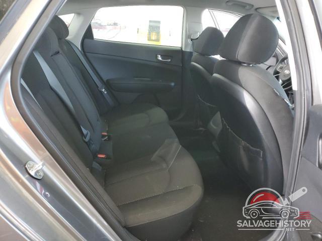 5XXGT4L39JG179240 2018 KIA OPTIMA photo no. 10