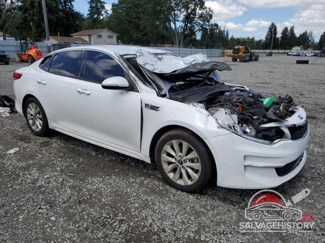5XXGU4L31JG250105 2018 KIA OPTIMA photo no. 4