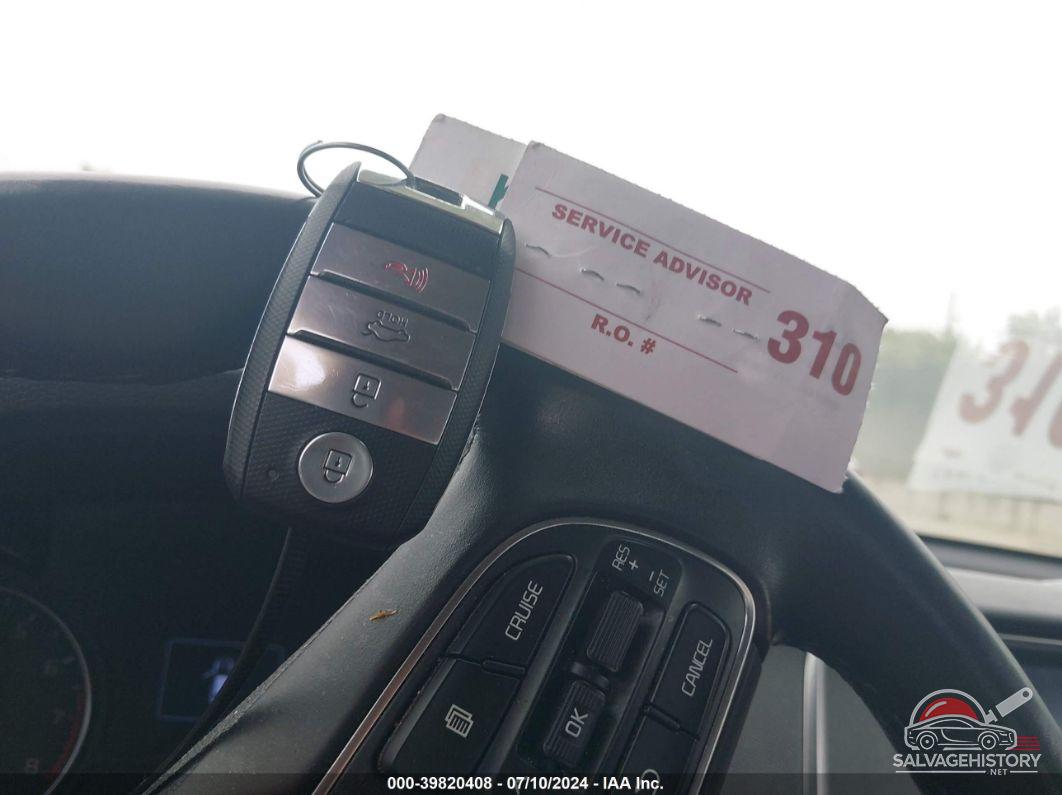 5XXGU4L33JG270422 2018 KIA OPTIMA photo no. 11