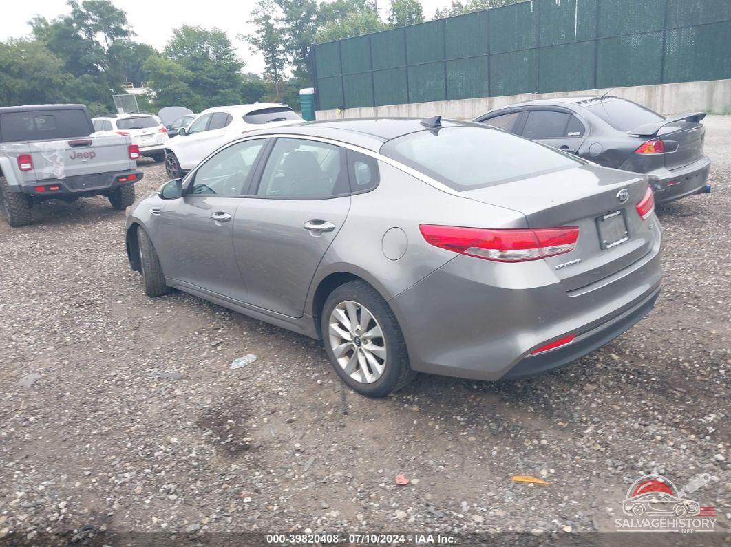 5XXGU4L33JG270422 2018 KIA OPTIMA photo no. 3