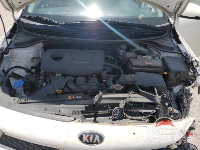 3KPA24AB2JE072137 2018 KIA RIO photo no. 11