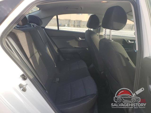 3KPA24AB3JE086564 2018 KIA RIO photo no. 10
