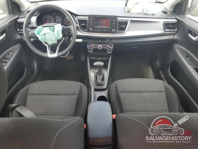 3KPA24AB3JE086564 2018 KIA RIO photo no. 8