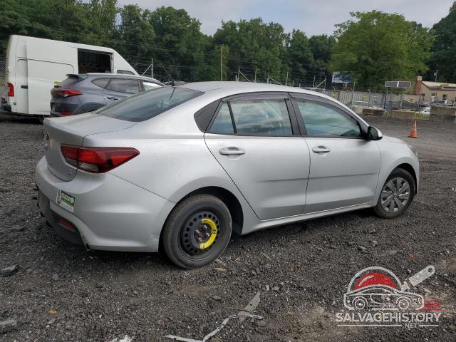 3KPA24AD9LE275272 2020 KIA RIO photo no. 3