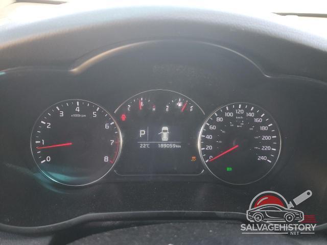 KNAHT8A37F7088186 2015 KIA RONDO photo no. 9
