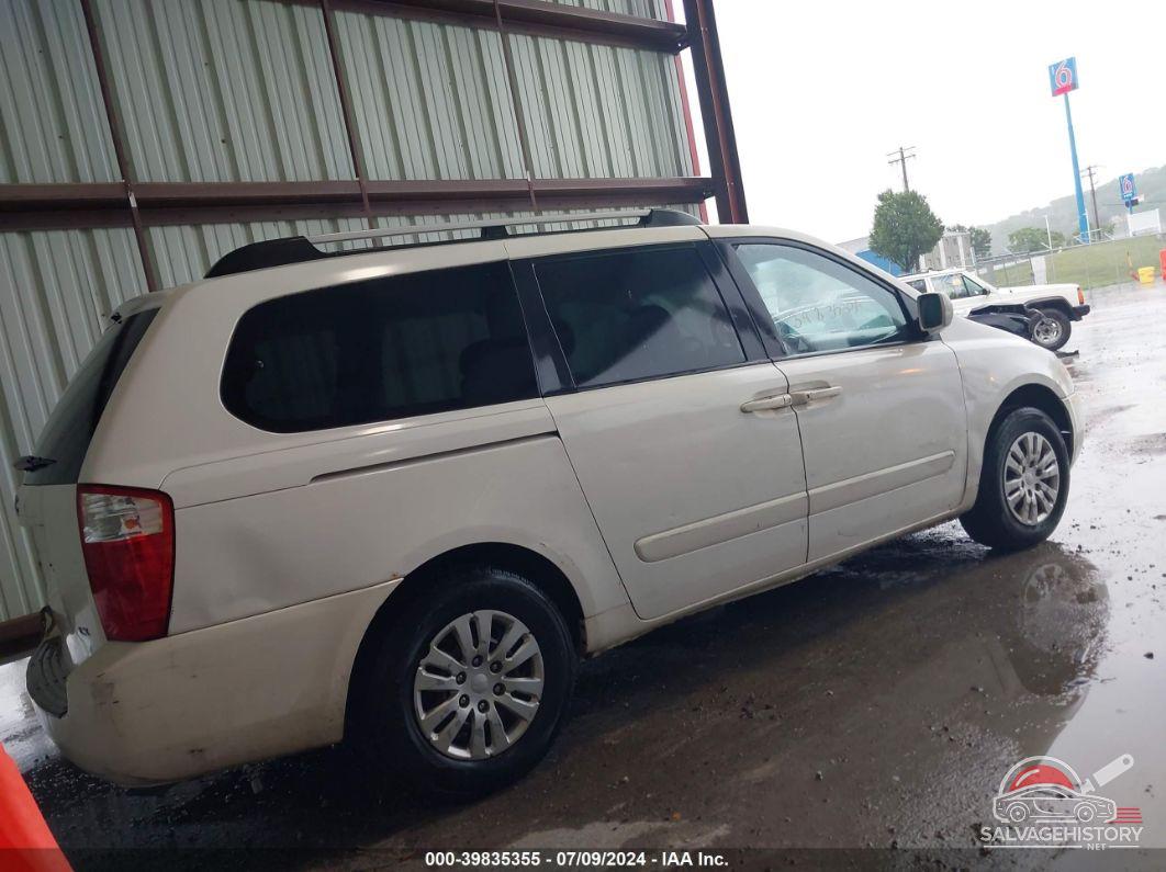 KNDMB233386241136 2008 KIA SEDONA photo no. 4