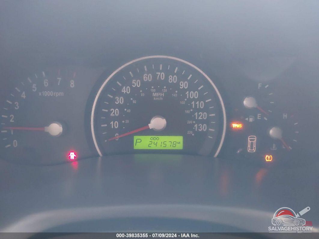 KNDMB233386241136 2008 KIA SEDONA photo no. 7