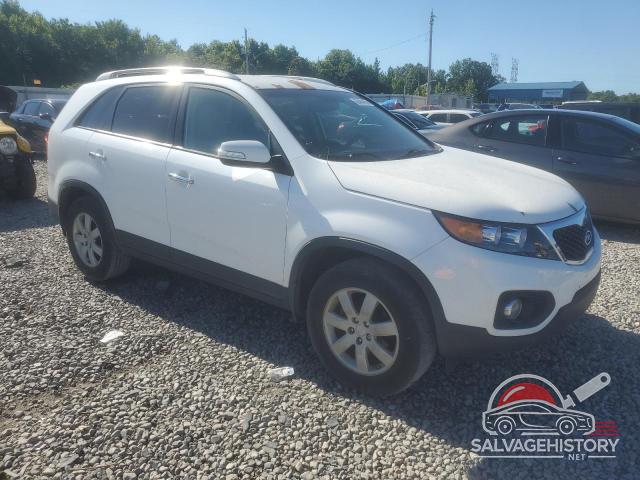 5XYKT3A1XBG181582 2011 KIA SORENTO photo no. 4