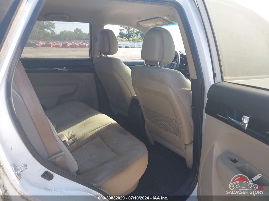 5XYKT4A23BG050167 2011 KIA SORENTO photo no. 8