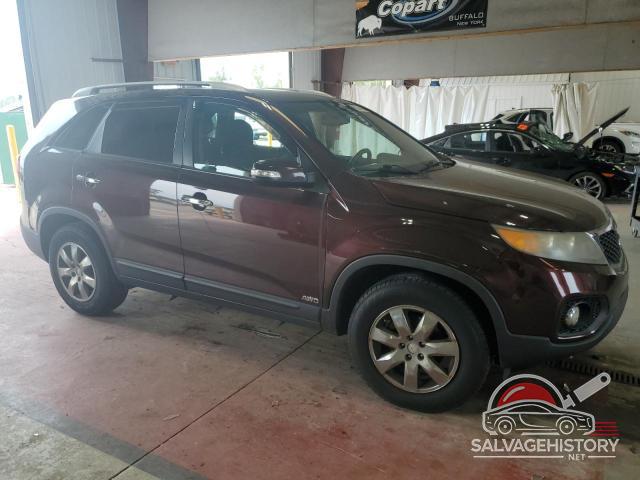5XYKTCA12BG004590 2011 KIA SORENTO photo no. 4