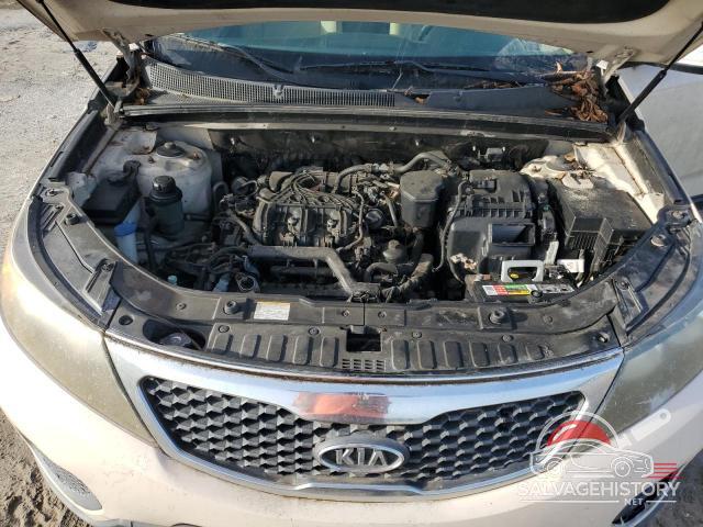 5XYKTDA24BG105757 2011 KIA SORENTO photo no. 12